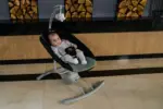 Električna ljuljaška za bebe Rocky Green sa bebom uživo galerija (2)